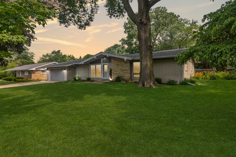 Single Family Residence in Rockford IL 4310 Dunbar Place.jpg