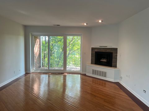 Tiny photo for 805 Leicester Road #320, Elk Grove Village, IL 60007 (MLS # 12501398)