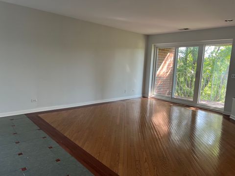 Tiny photo for 805 Leicester Road #320, Elk Grove Village, IL 60007 (MLS # 12501398)