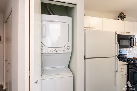 Tiny photo for 805 Leicester Road #320, Elk Grove Village, IL 60007 (MLS # 12501398)