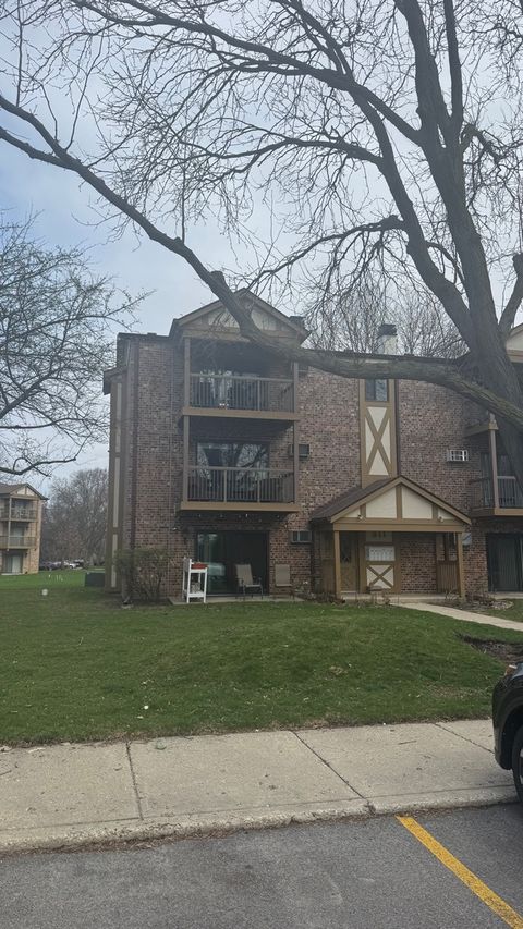 Tiny photo for 811 S Dwyer Avenue #E, Arlington Heights, IL 60005 (MLS # 12611435)