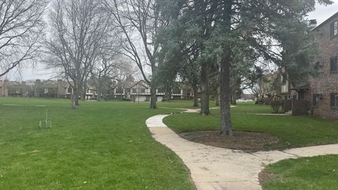 Tiny photo for 811 S Dwyer Avenue #E, Arlington Heights, IL 60005 (MLS # 12611435)