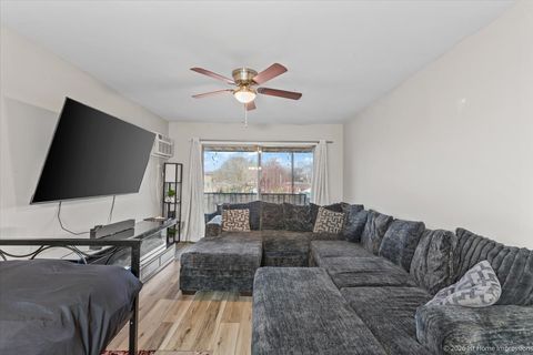 Tiny photo for 9721 S CICERO Avenue #3C, Oak Lawn, IL 60453 (MLS # 12612927)