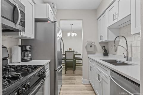 Tiny photo for 9721 S CICERO Avenue #3C, Oak Lawn, IL 60453 (MLS # 12612927)