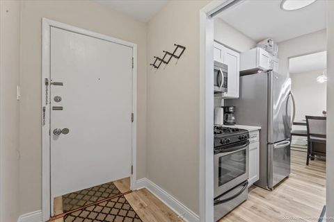 Tiny photo for 9721 S CICERO Avenue #3C, Oak Lawn, IL 60453 (MLS # 12612927)