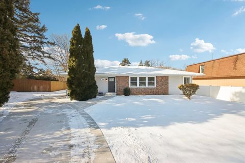 Photo of 120 Walter Court, Bloomingdale, IL 60108 (MLS # 12552336)