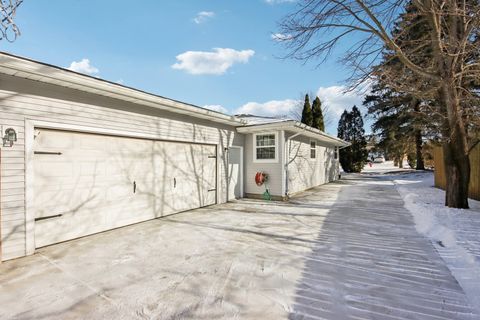 Tiny photo for 120 Walter Court, Bloomingdale, IL 60108 (MLS # 12552336)