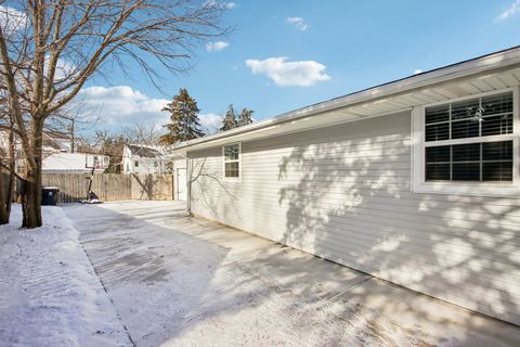 Tiny photo for 120 Walter Court, Bloomingdale, IL 60108 (MLS # 12552336)