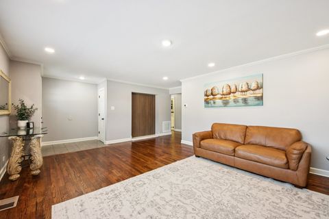 Tiny photo for 120 Walter Court, Bloomingdale, IL 60108 (MLS # 12552336)