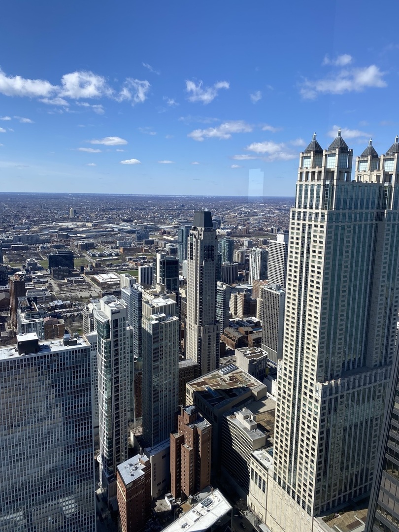 180 E PEARSON Street 6001