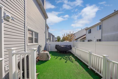 Tiny photo for 618 Glenhurst Court, Romeoville, IL 60446 (MLS # 12627686)