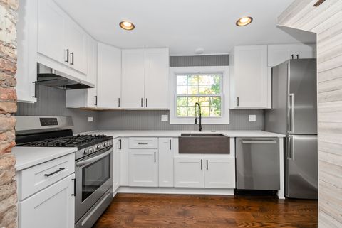 Tiny photo for 1112 Vinewood Avenue, Willow Springs, IL 60480 (MLS # 12463426)