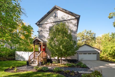 Photo of 1112 Vinewood Avenue, Willow Springs, IL 60480 (MLS # 12463426)