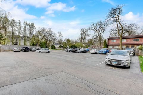 A home in Glen Ellyn