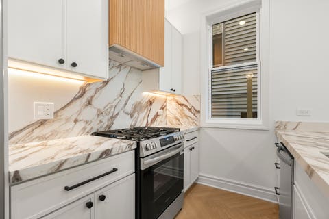 Tiny photo for 3329 N Whipple Street #1, Chicago, IL 60618 (MLS # 12732847)