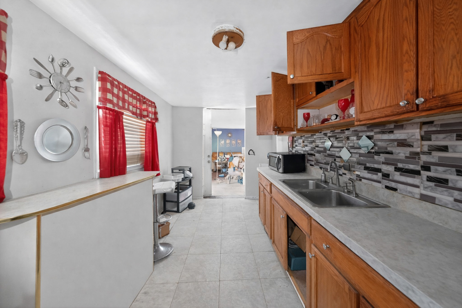 2711 W 165th Street