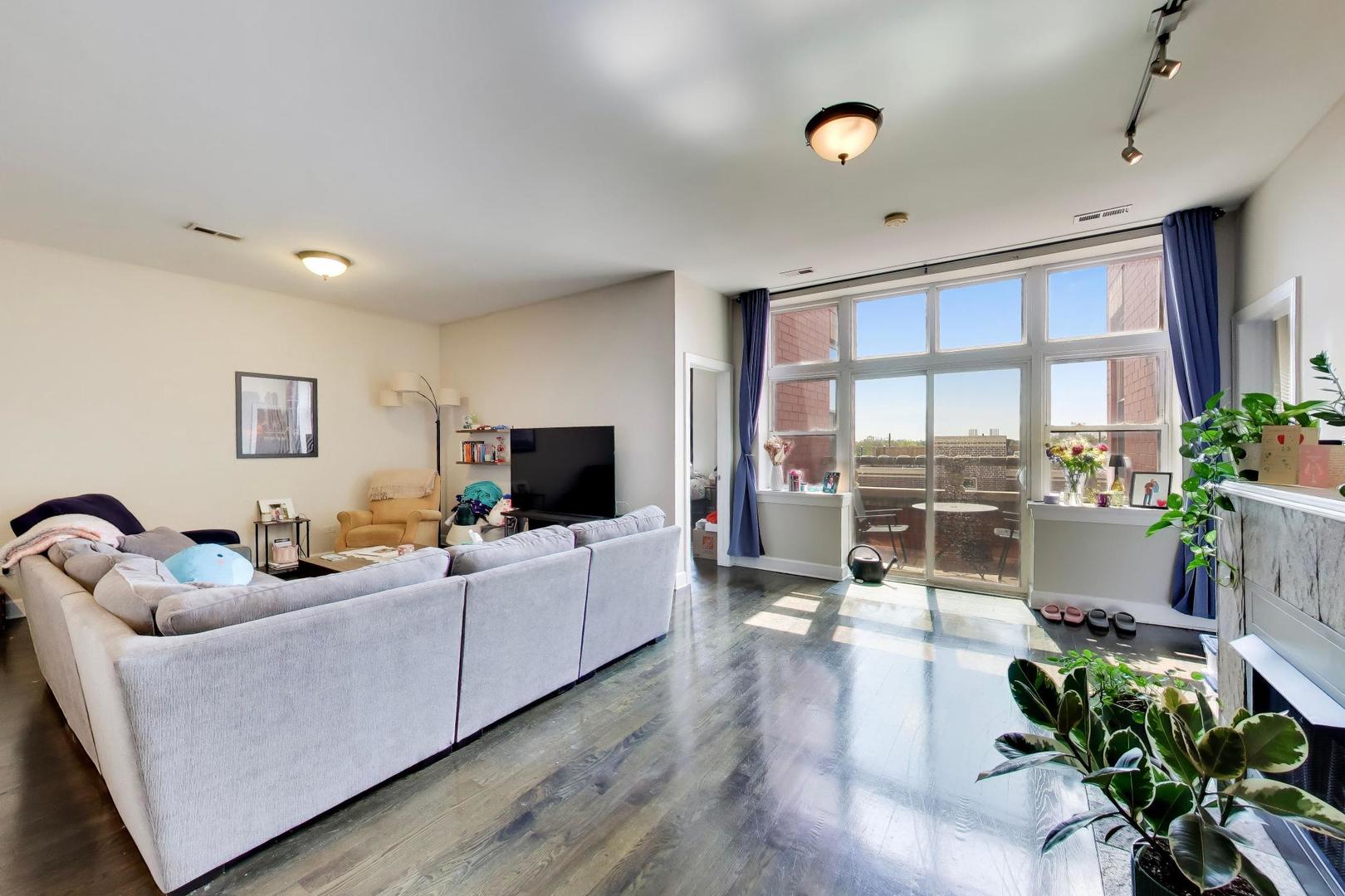 2700 W Belmont Avenue 502