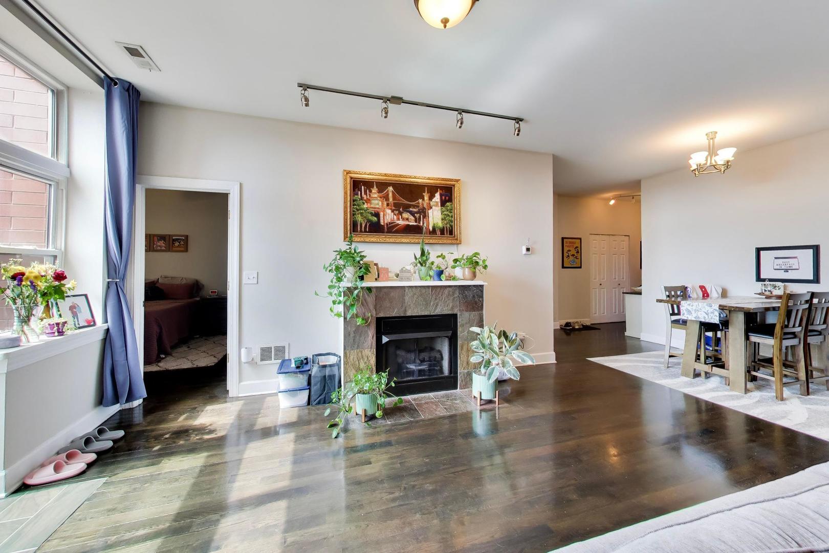 2700 W Belmont Avenue 502