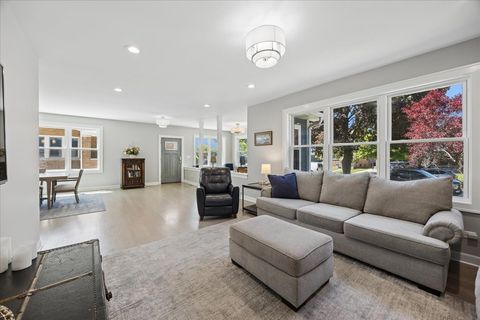 Tiny photo for 5613 N Nottingham Avenue, Chicago, IL 60631 (MLS # 12628659)