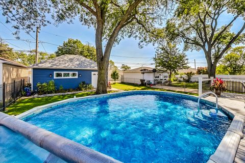 Tiny photo for 5613 N Nottingham Avenue, Chicago, IL 60631 (MLS # 12628659)