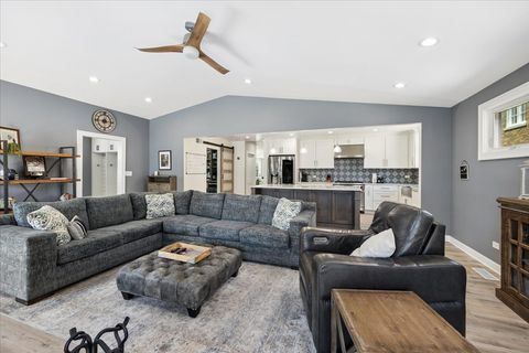 Tiny photo for 5613 N Nottingham Avenue, Chicago, IL 60631 (MLS # 12628659)