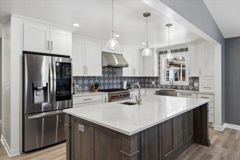 Tiny photo for 5613 N Nottingham Avenue, Chicago, IL 60631 (MLS # 12628659)