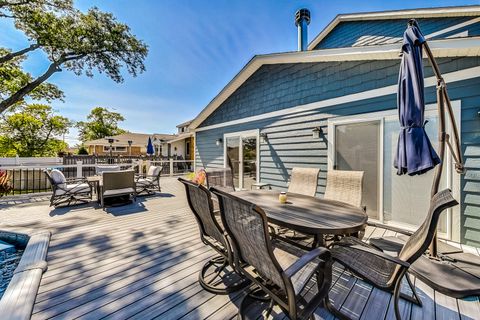 Tiny photo for 5613 N Nottingham Avenue, Chicago, IL 60631 (MLS # 12628659)