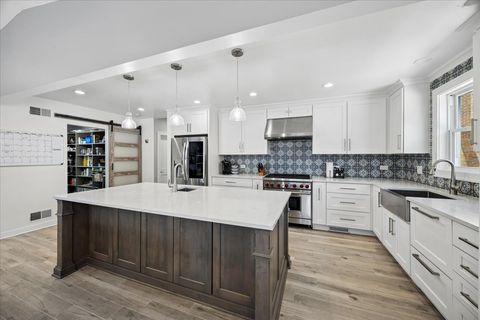 Tiny photo for 5613 N Nottingham Avenue, Chicago, IL 60631 (MLS # 12628659)
