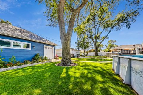 Tiny photo for 5613 N Nottingham Avenue, Chicago, IL 60631 (MLS # 12628659)