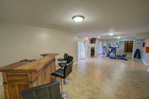 Tiny photo for 2267 Saint Andrews Circle, Bettendorf, IA 52722 (MLS # 12620086)