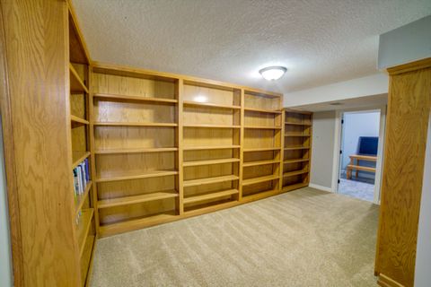 Tiny photo for 2267 Saint Andrews Circle, Bettendorf, IA 52722 (MLS # 12620086)