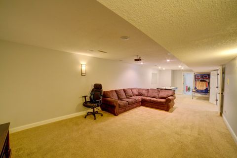 Tiny photo for 2267 Saint Andrews Circle, Bettendorf, IA 52722 (MLS # 12620086)