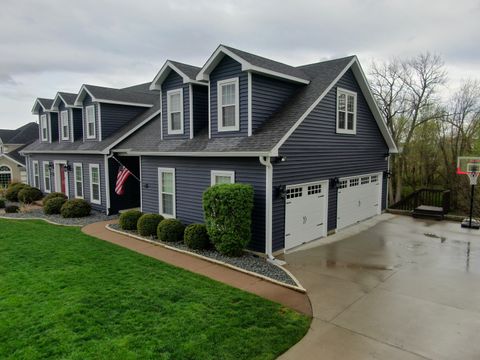 Tiny photo for 2267 Saint Andrews Circle, Bettendorf, IA 52722 (MLS # 12620086)