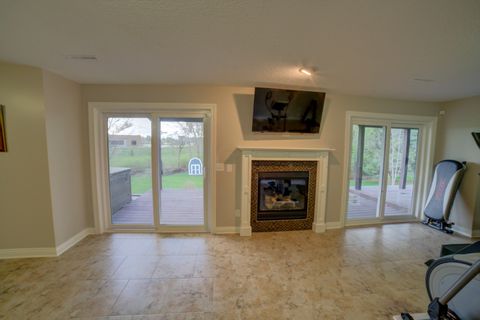 Tiny photo for 2267 Saint Andrews Circle, Bettendorf, IA 52722 (MLS # 12620086)