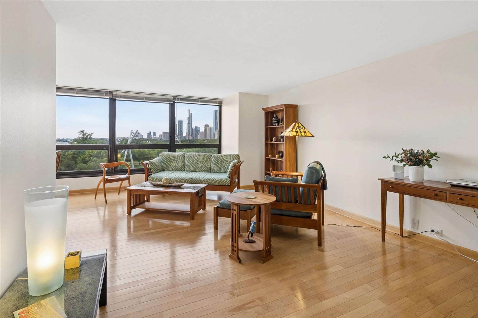 360 E RANDOLPH Street 403