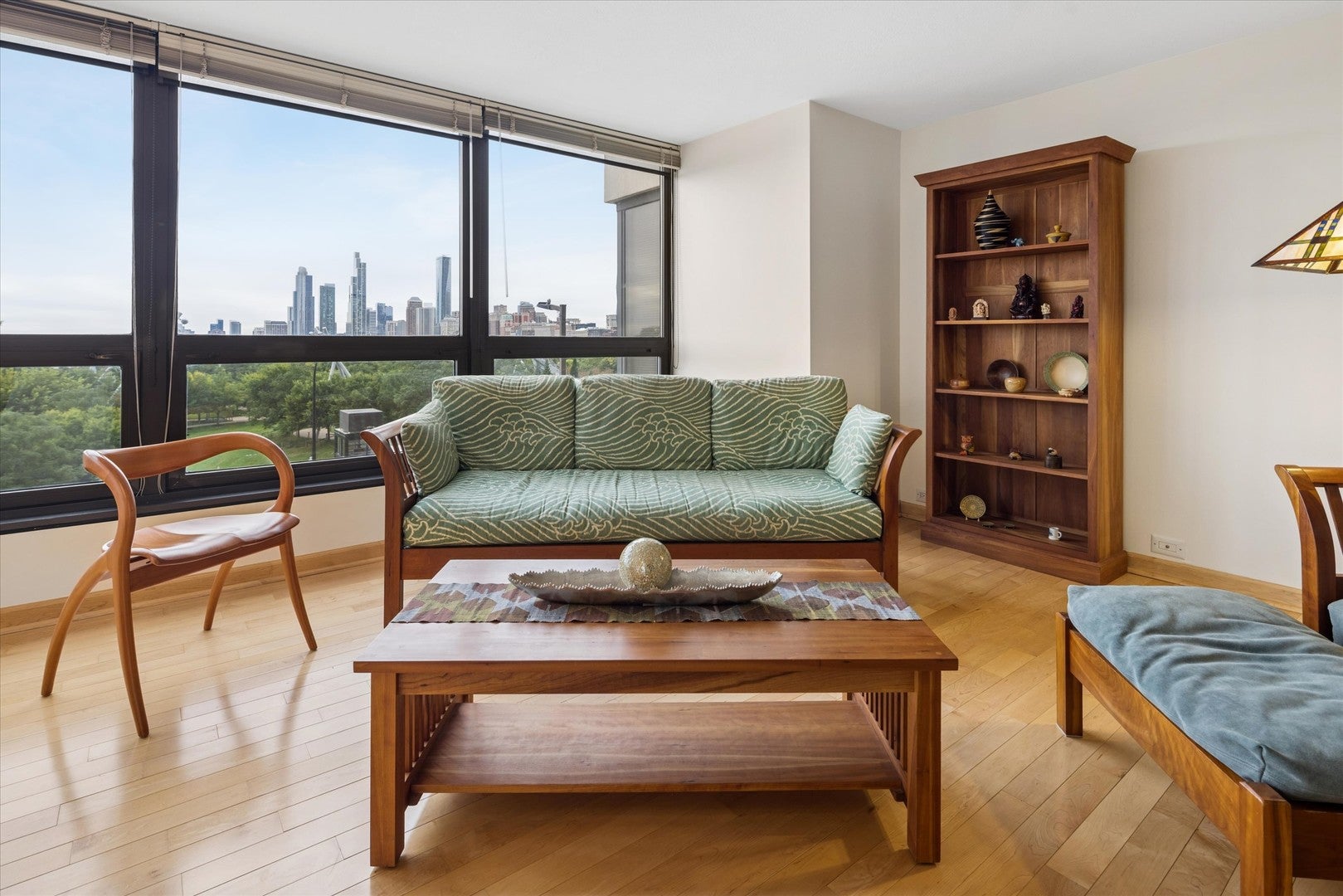360 E RANDOLPH Street 403