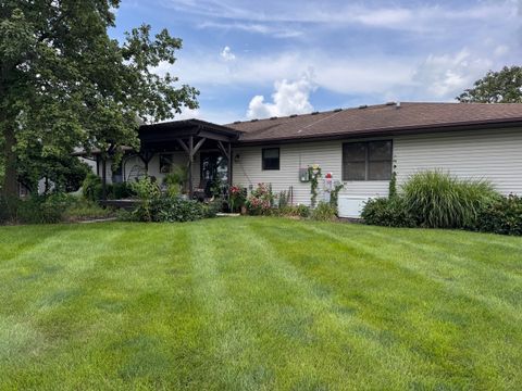 Tiny photo for 605 Morningside Drive, Chenoa, IL 61726 (MLS # 12440351)