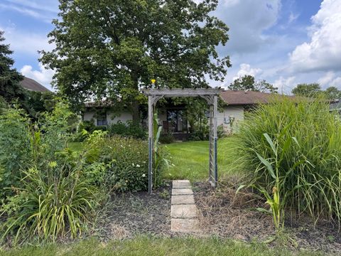 Tiny photo for 605 Morningside Drive, Chenoa, IL 61726 (MLS # 12440351)