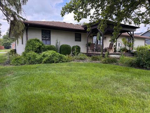 Tiny photo for 605 Morningside Drive, Chenoa, IL 61726 (MLS # 12440351)