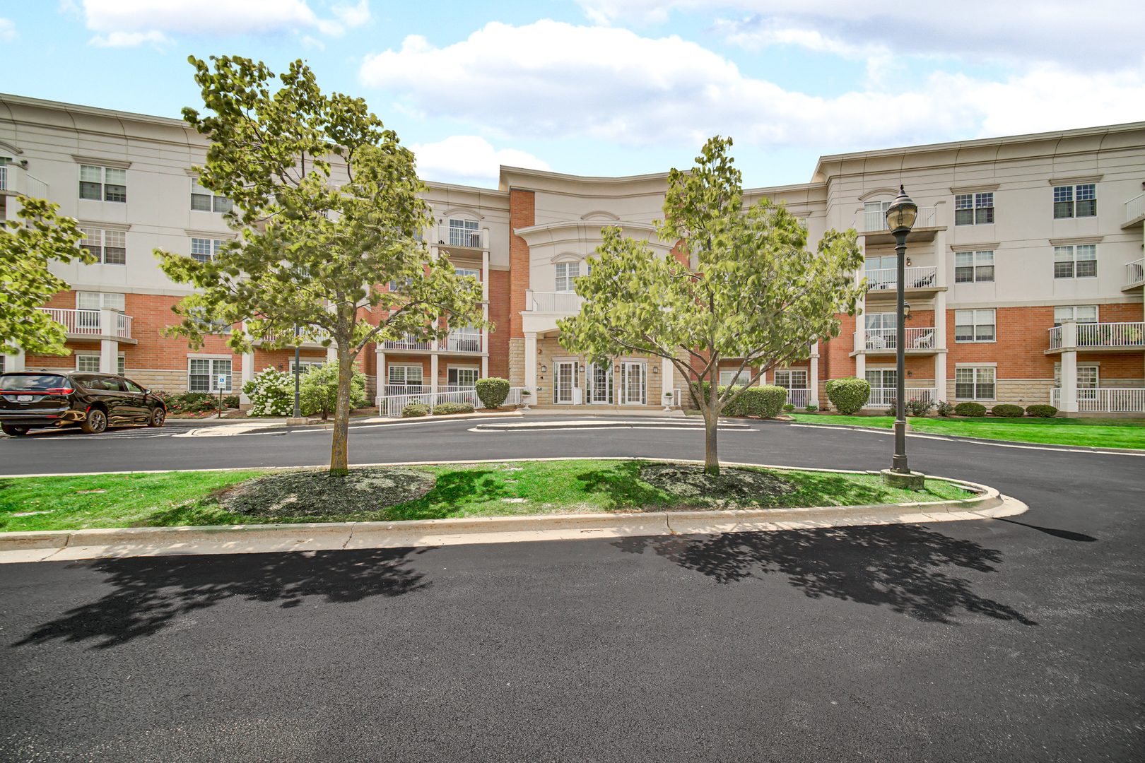 701 W RAND Road 432