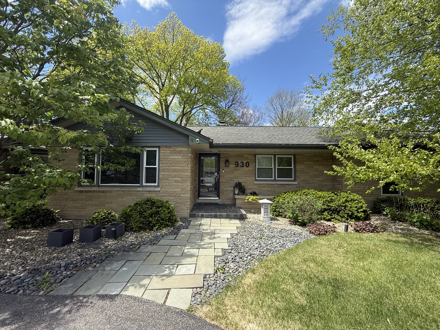 930 Greenwood Drive, Wheaton, IL 60189 — MLS #12555529 — Main listing photo