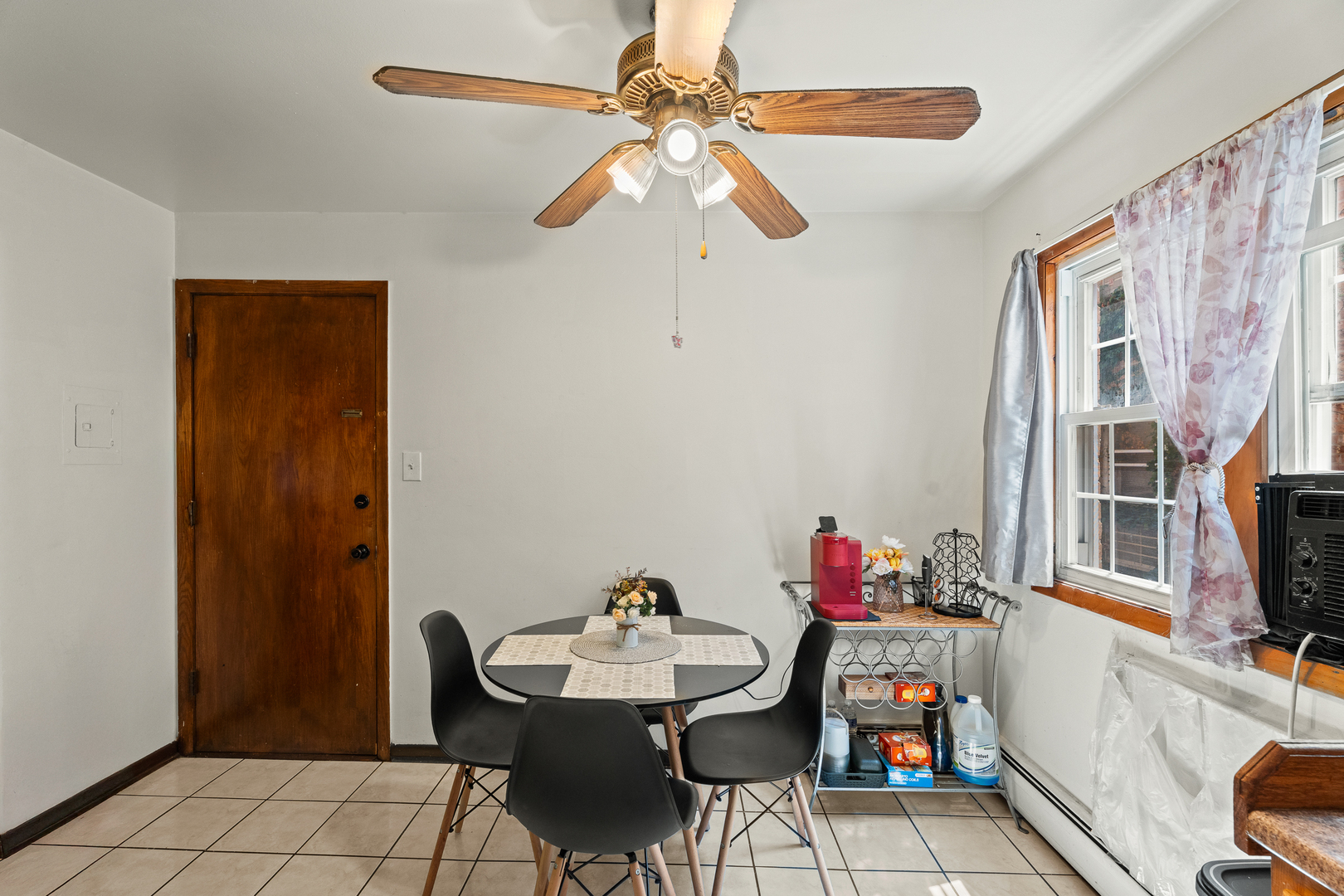 1343 S Austin Boulevard 2W