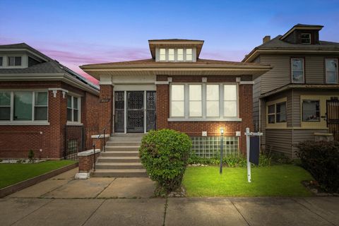 Tiny photo for 7611 S Aberdeen Street, Chicago, IL 60620 (MLS # 12526602)