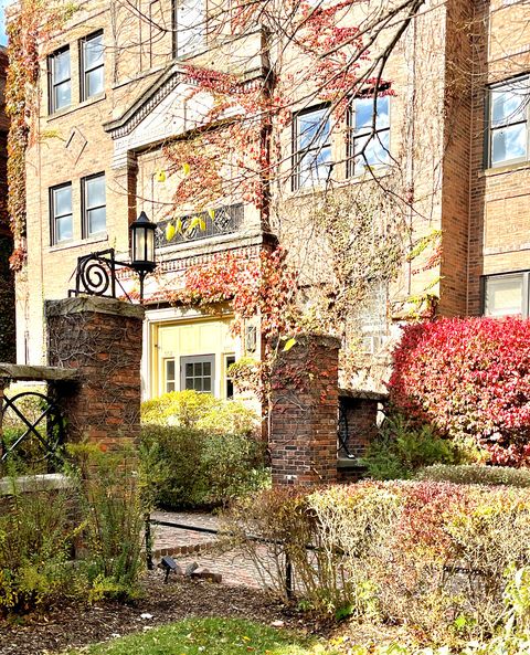 5716 S KENWOOD Avenue 1 Chicago IL 60637