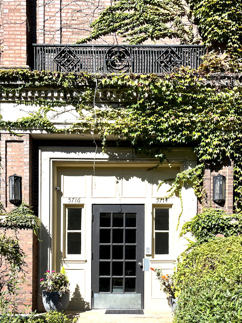 5716 S KENWOOD Avenue 1