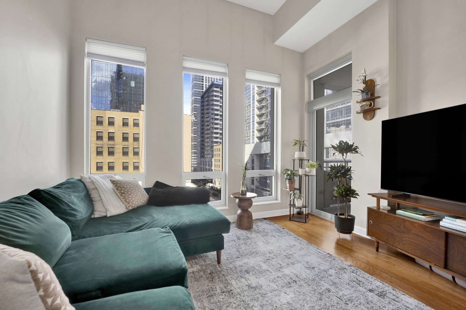 1400 S Michigan Avenue 603