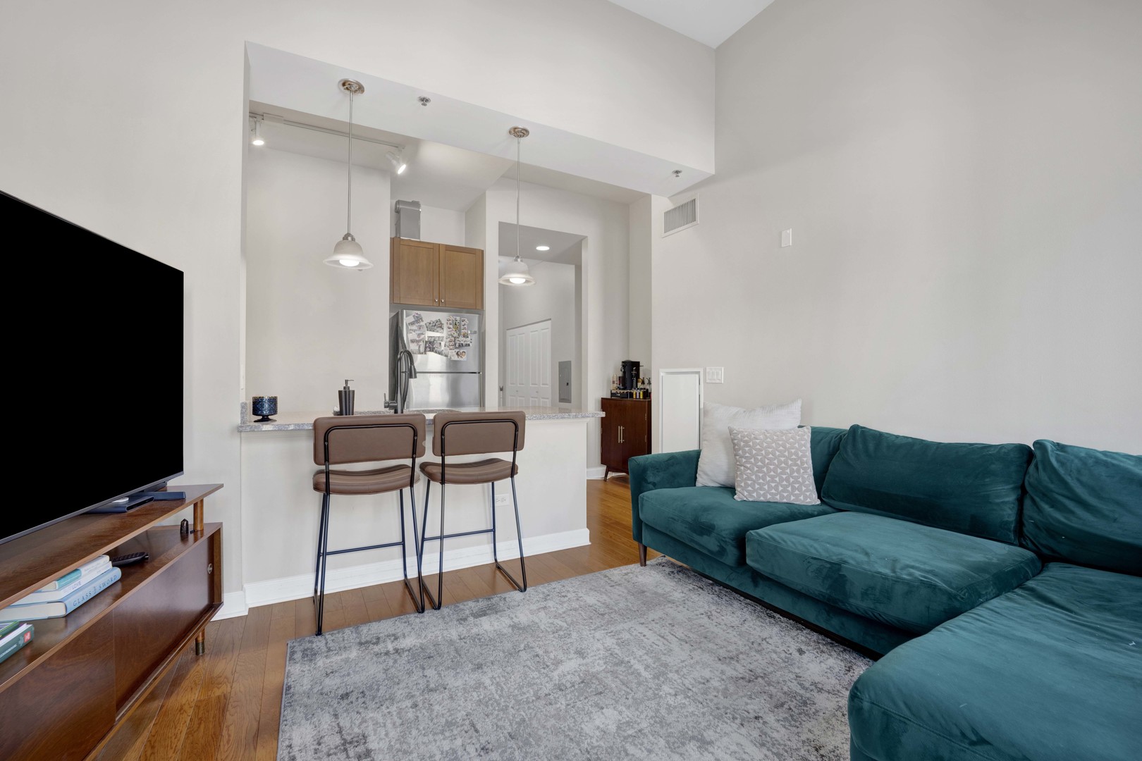 1400 S Michigan Avenue 603