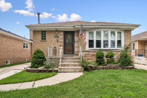 Photo of 4916 N Rutherford Avenue, Chicago, IL 60656 (MLS # 12718398)