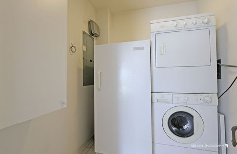 Tiny photo for 20 Trafalgar Square #304, Lincolnshire, IL 60069 (MLS # 12603294)