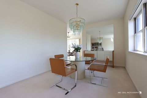Tiny photo for 20 Trafalgar Square #304, Lincolnshire, IL 60069 (MLS # 12603294)